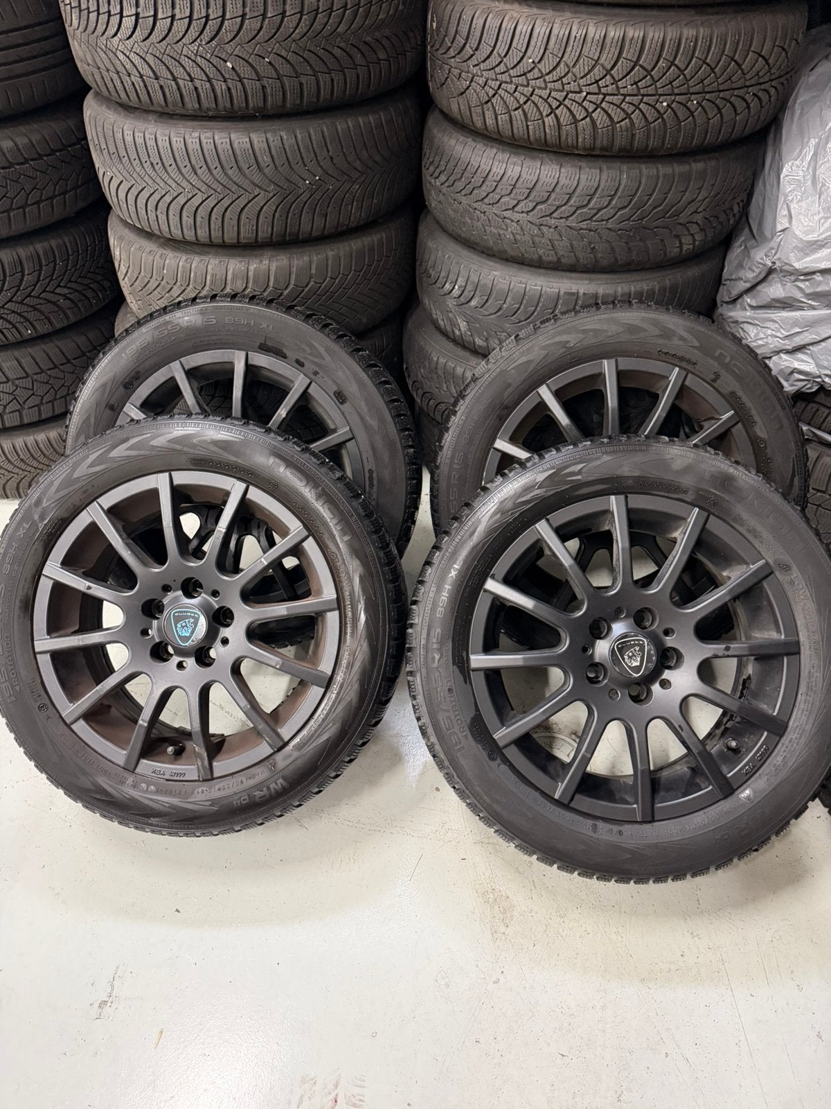 4 Peugeot velgen + banden 195/55 R15 • Nokian, Ophalen, Gebruikt, 15 inch, Winterbanden