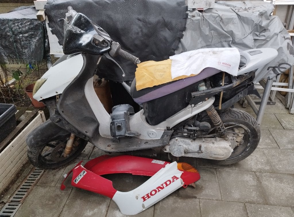 Honda scooter SZX 50 (X8R) voor onderdelen, Fietsen en Brommers, Ophalen of Verzenden, Carburateur, Honda