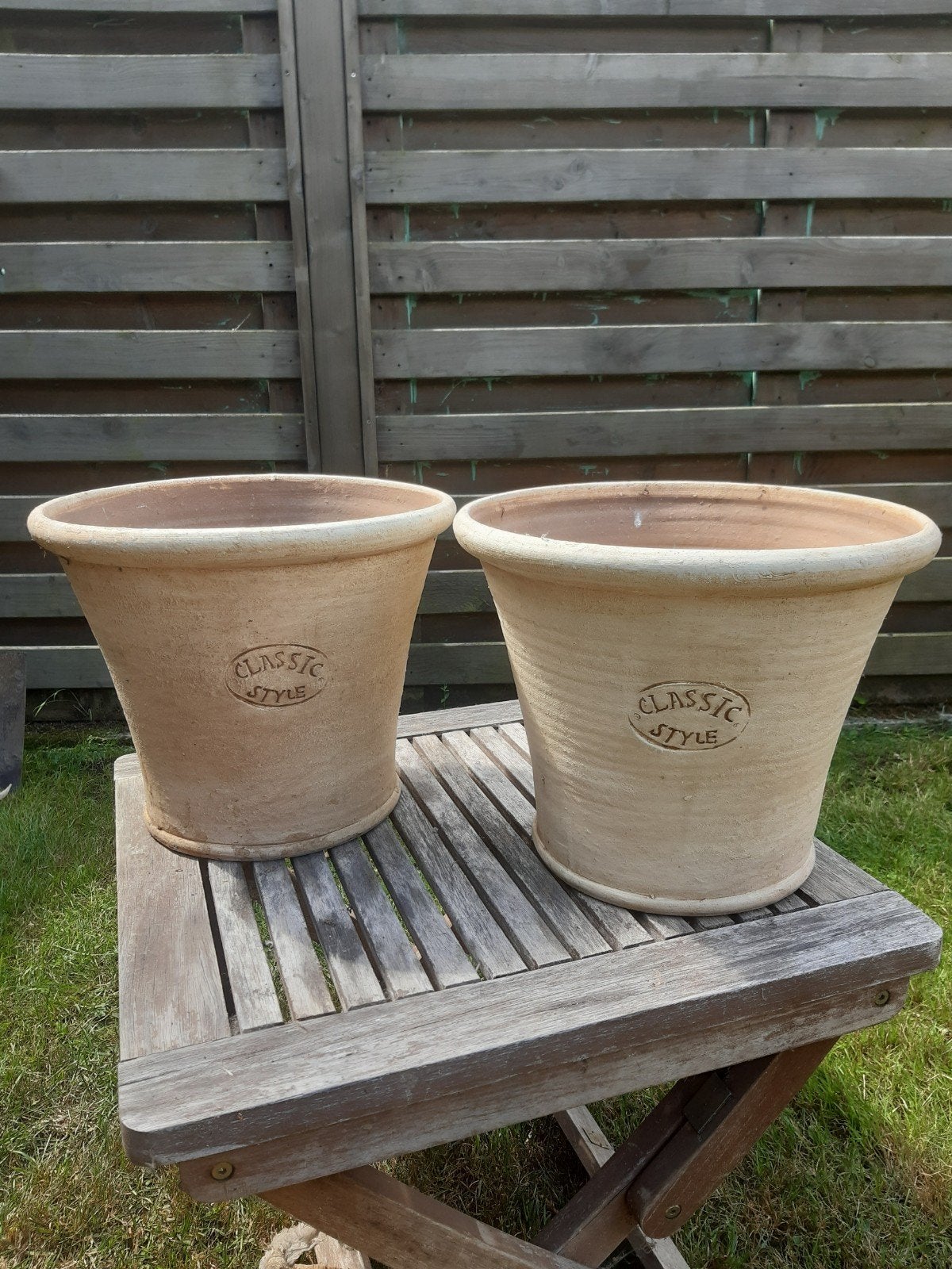 Toffe set van 2 grote stenen bloempotten 26 cm hoog, Tuin en Terras, Bloempotten, Ophalen