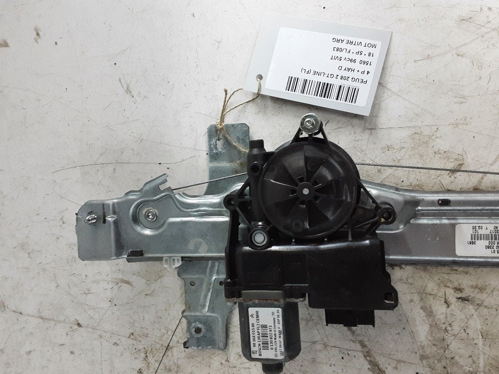 MOTEUR LEVE VITRE ELECTRIQUE ARRIÈRE GAUCHE (9816401580), Arrière, Mevr. I. Hauben, Utilisé, Rue de l'Espoir 34 34
4030  GRIVEGNÉE, BE