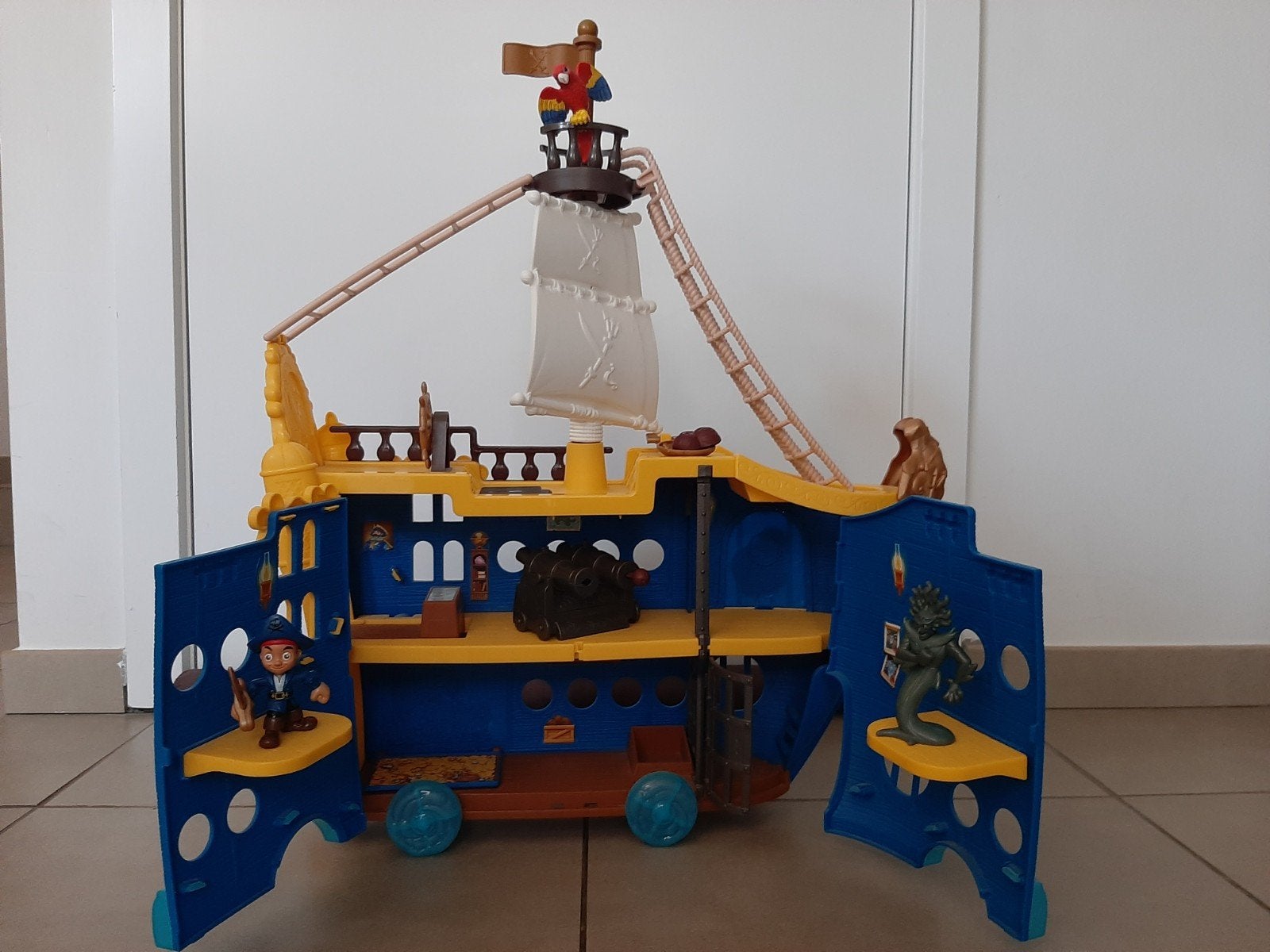 Machtige colossus - Jake en de nooitgedachtland piraten, Kinderen en Baby's, Ophalen, Zo goed als nieuw