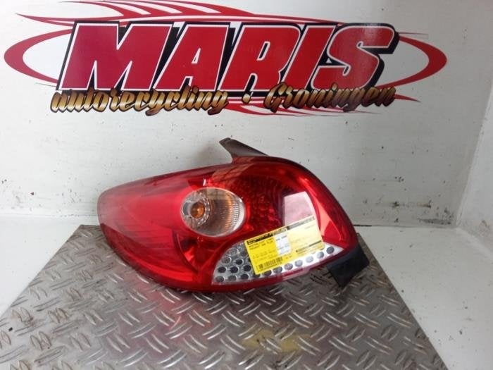 Feu arrière gauche d'un Peugeot 206 PLUS, -, -, 3 mois de garantie, Utilisé