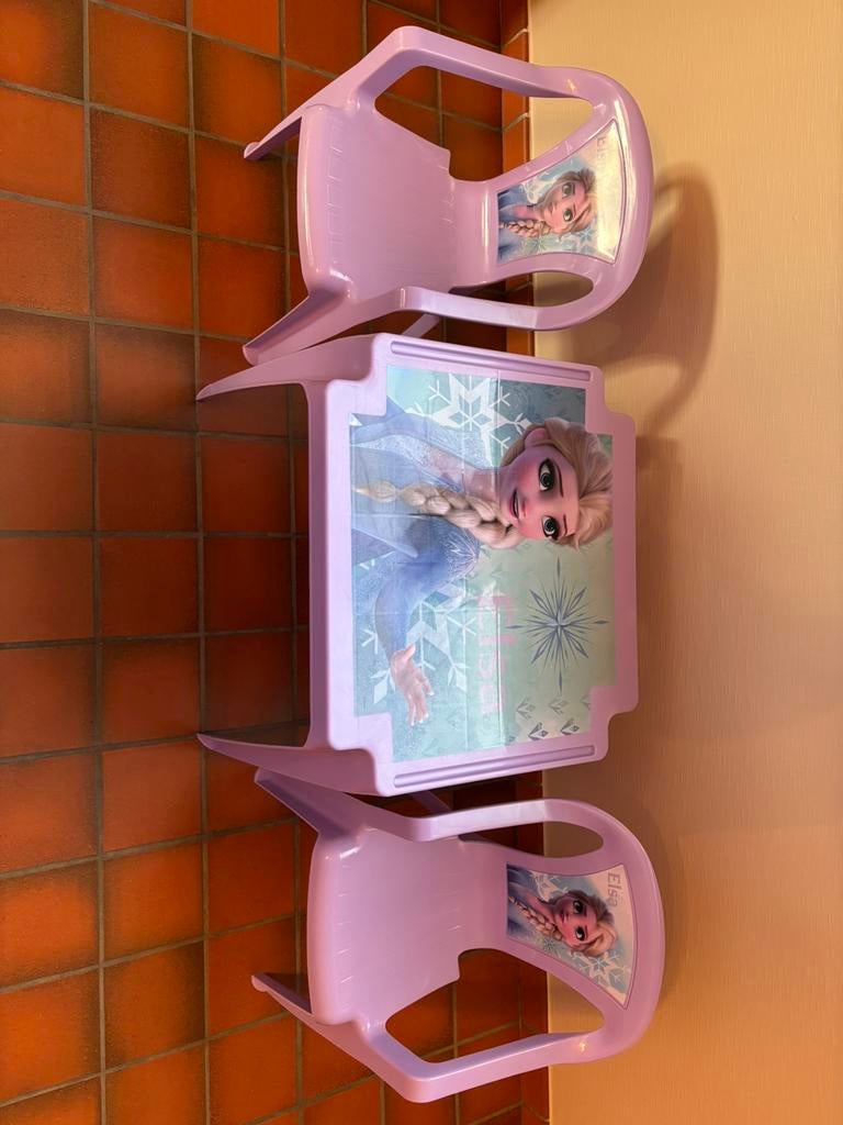Kindertafeltje + 2 stoeltjes Frozen, Ophalen, Zo goed als nieuw