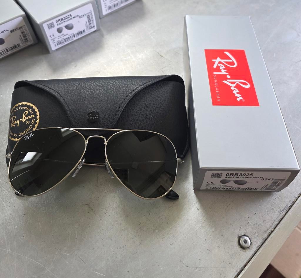 Nieuw Ray Ban Aviator zonnebril L, Handtassen en Accessoires, Zonnebrillen en Brillen | Heren, Ophalen of Verzenden, Zonnebril