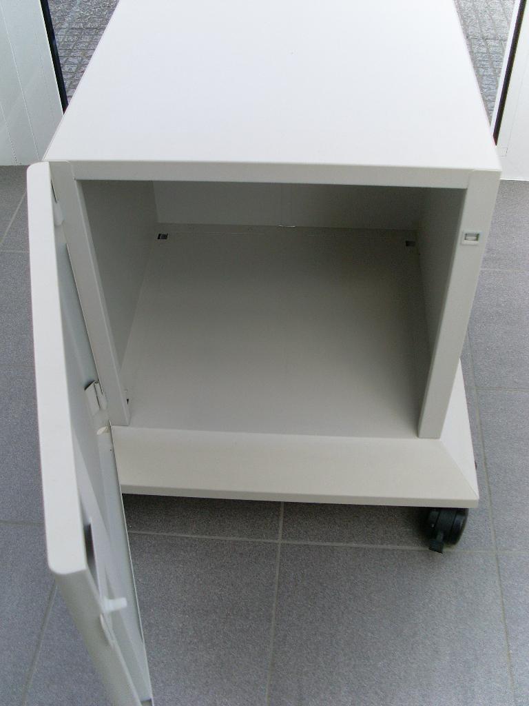 Witte Bureau/ computer kast, Huis en Inrichting, Kasten | Computermeubels, Ophalen, Teakhout, Zo goed als nieuw, Minder dan 70 cm