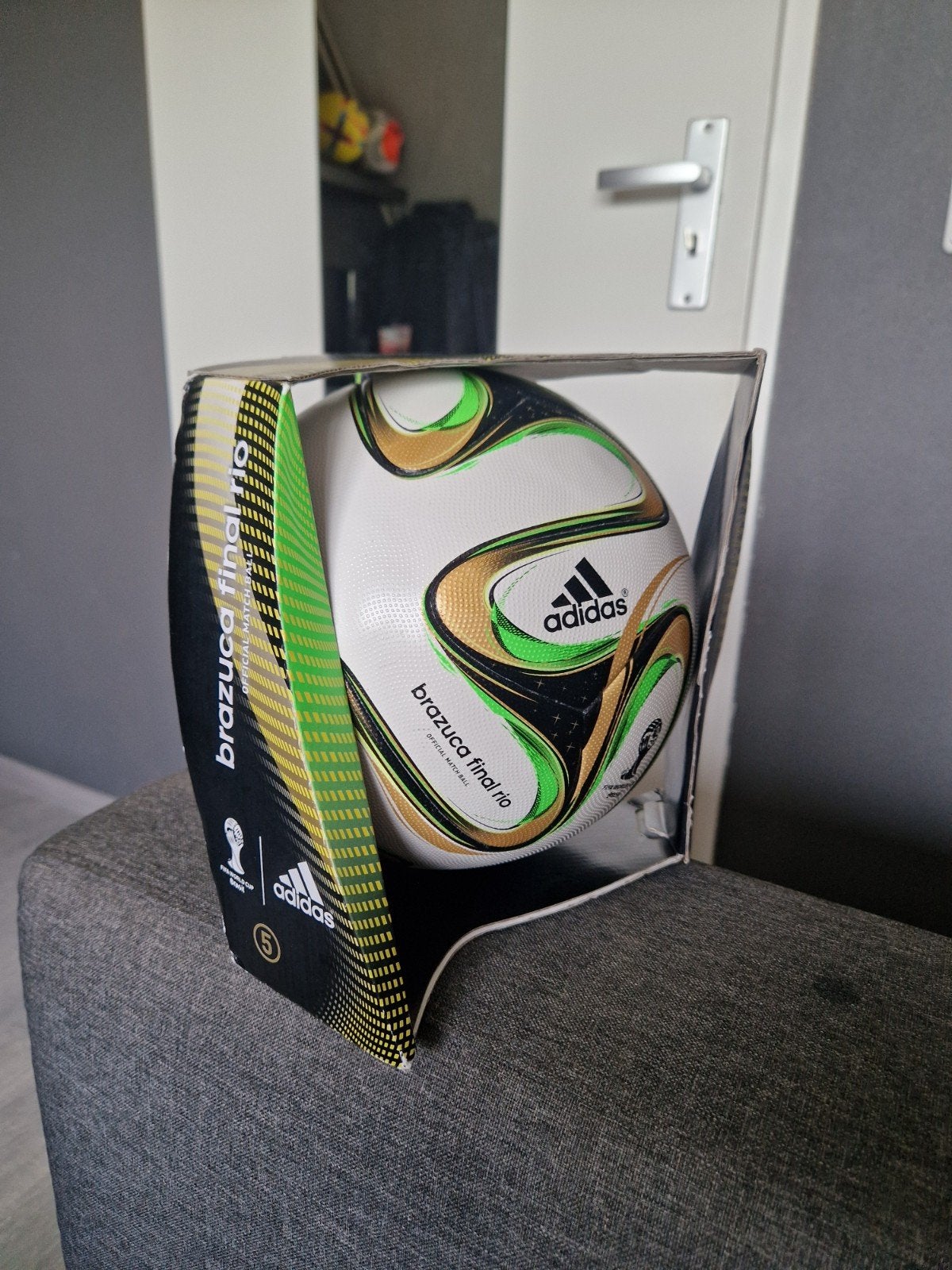 MATCH OFFICIEL DE LA FINALE D'Adidas Brazuca à Rio (Coupe du, Enlèvement, Ballon