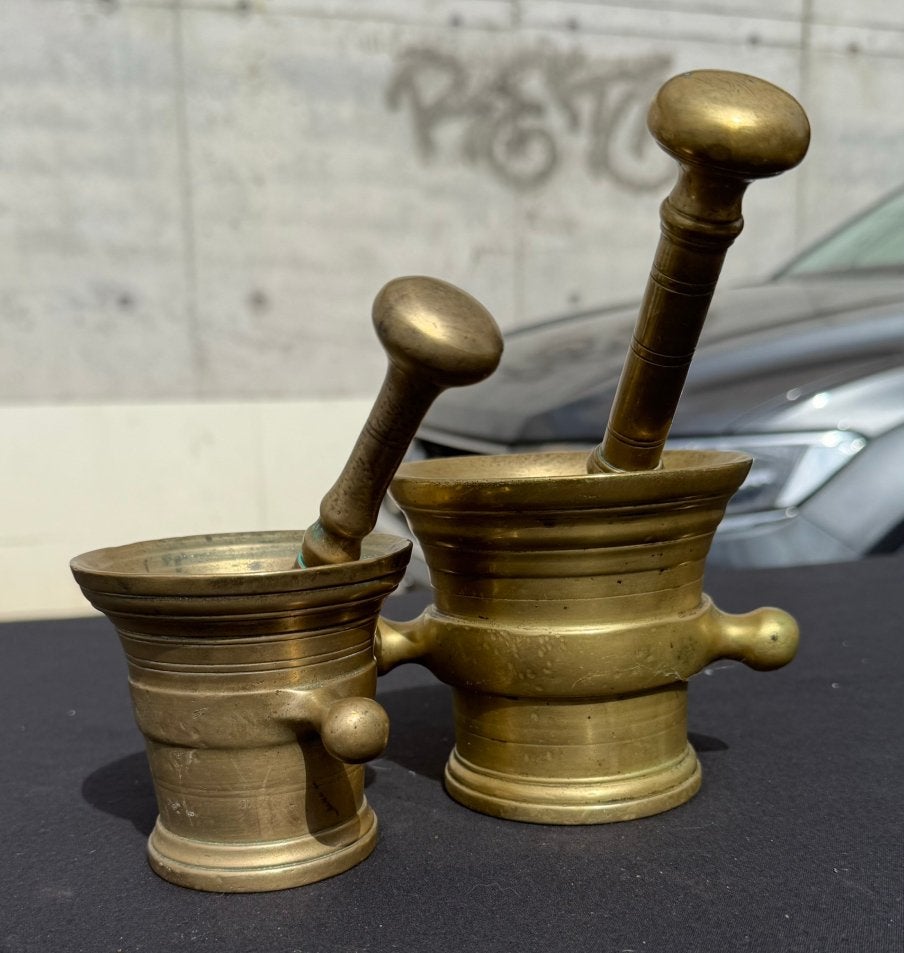 Set van 2 oude messing vijzels met stampers, zeer decoratief, Antiek en Kunst, Antiek | Brons en Koper, Ophalen