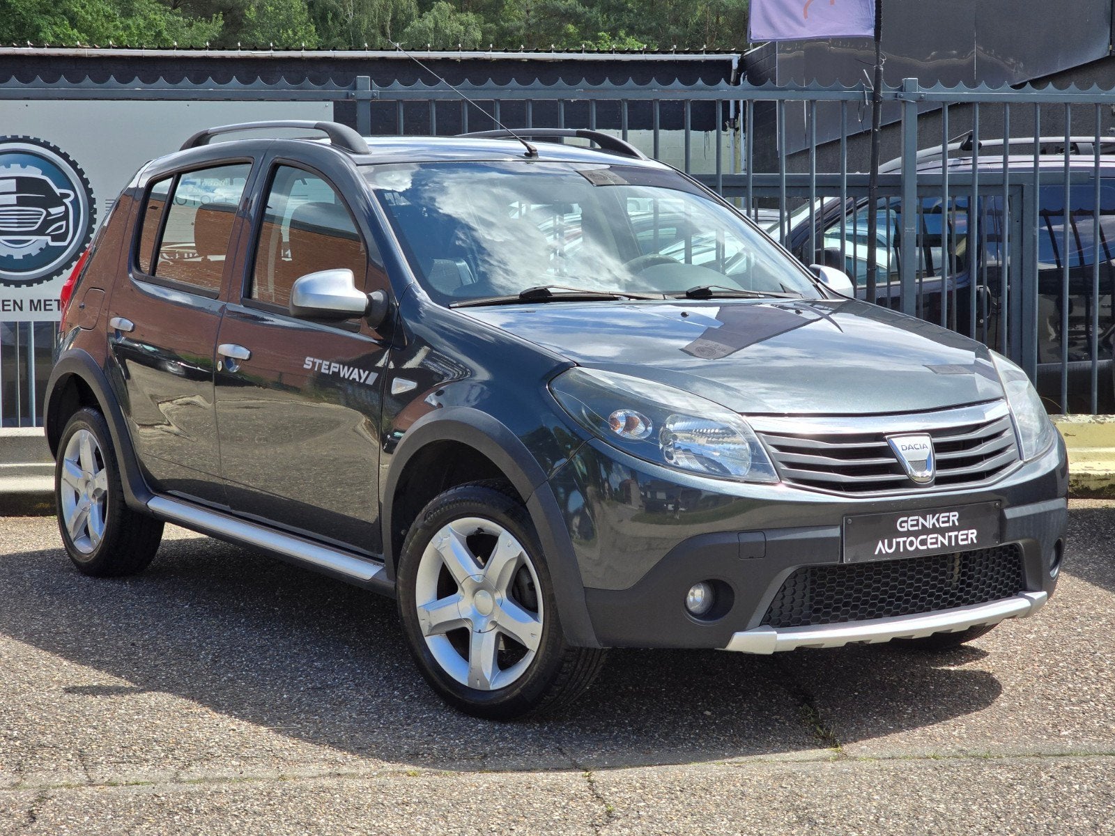 Dacia Sandero Stepway 1.6 benzine/ GARANTIE, Auto's, Dacia, Schuifdeur, Bedrijf, Handgeschakeld, Sandero