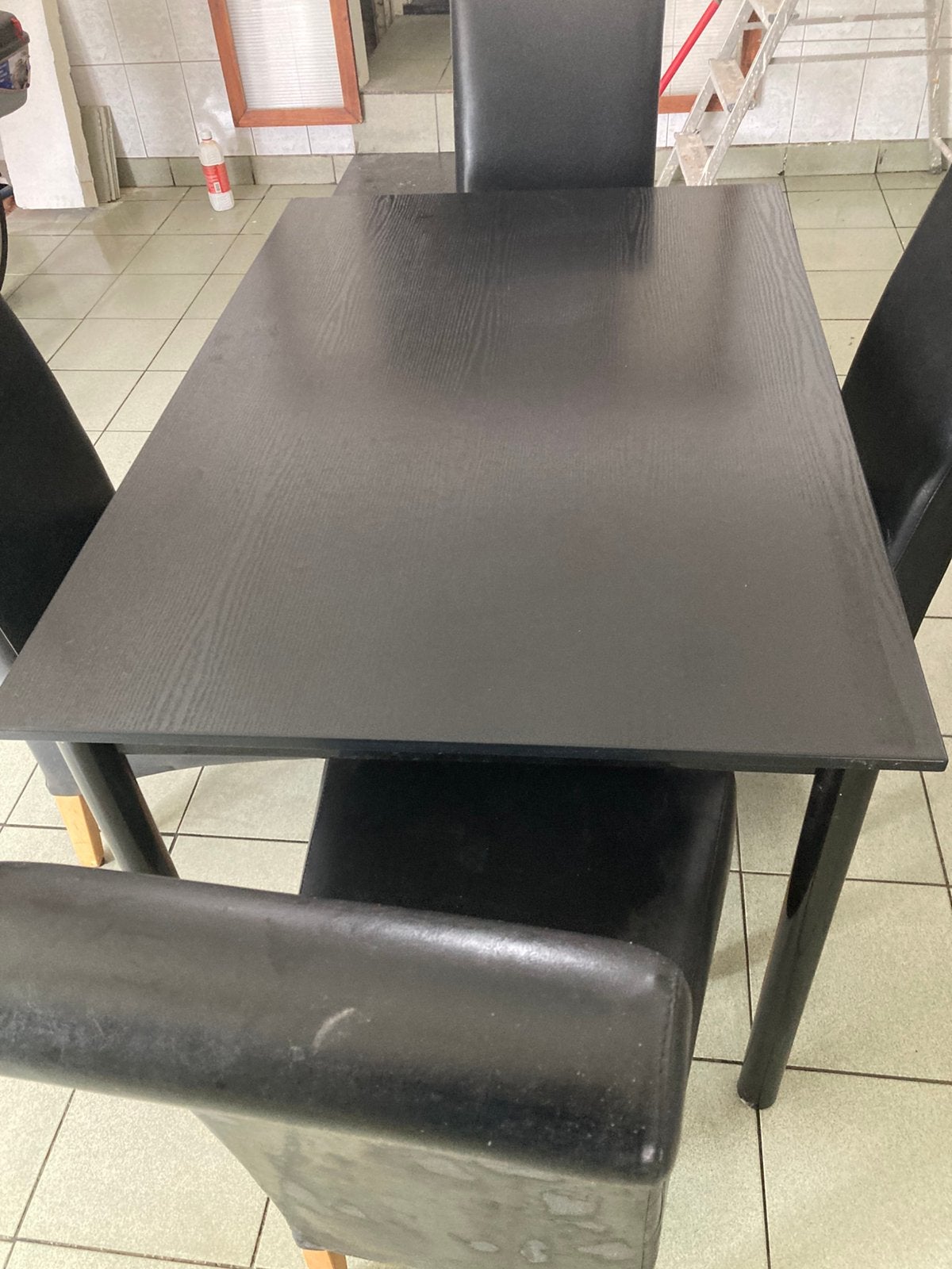 Stoelen, Ophalen, Zo goed als nieuw