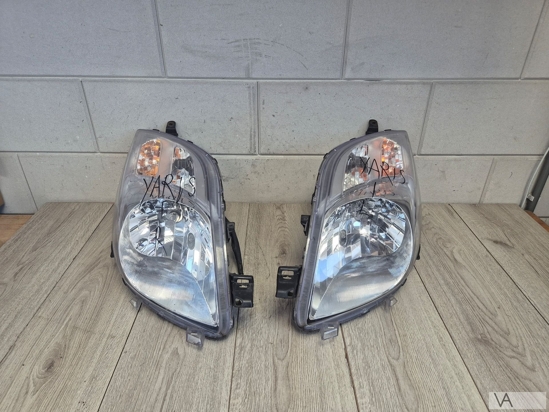 Koplamp links / rechts van Toyota Yaris 2005 - 2012 €50 /st, Gebruikt, -, -, Ophalen of Verzenden