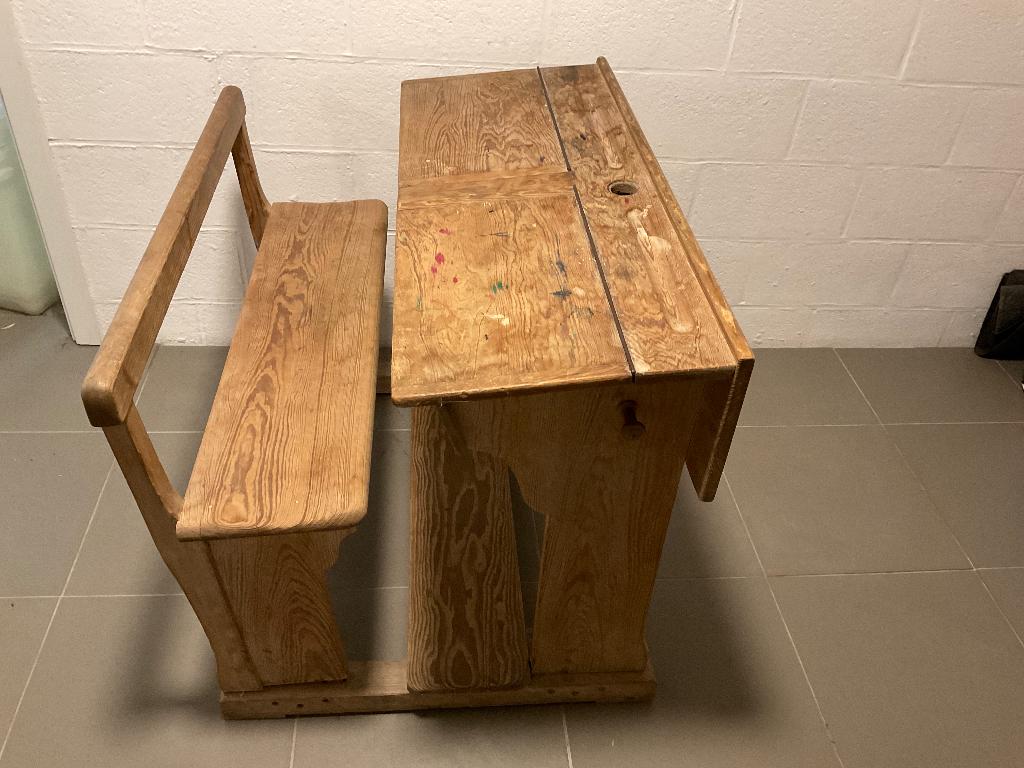 Ancien pupitre d’écolier en bois avec banc – à restaurer, Autres marques, Bureau d'écolier, 65 cm, Bois