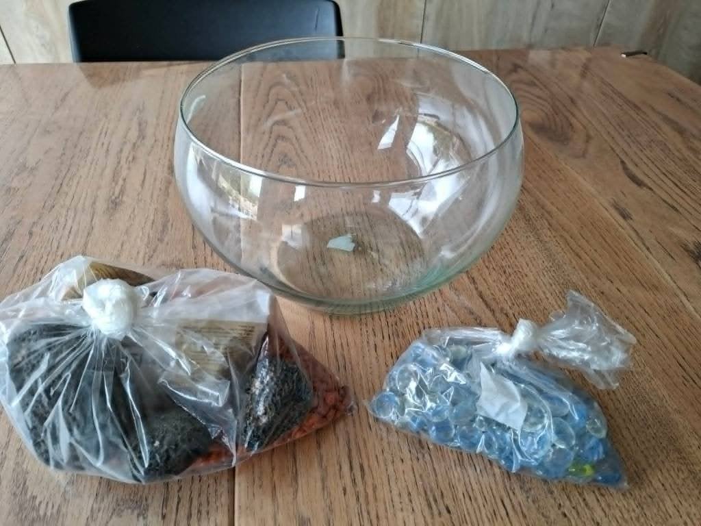 ronde aquarium met steentjes, Ophalen, Zo goed als nieuw, Vissenkom