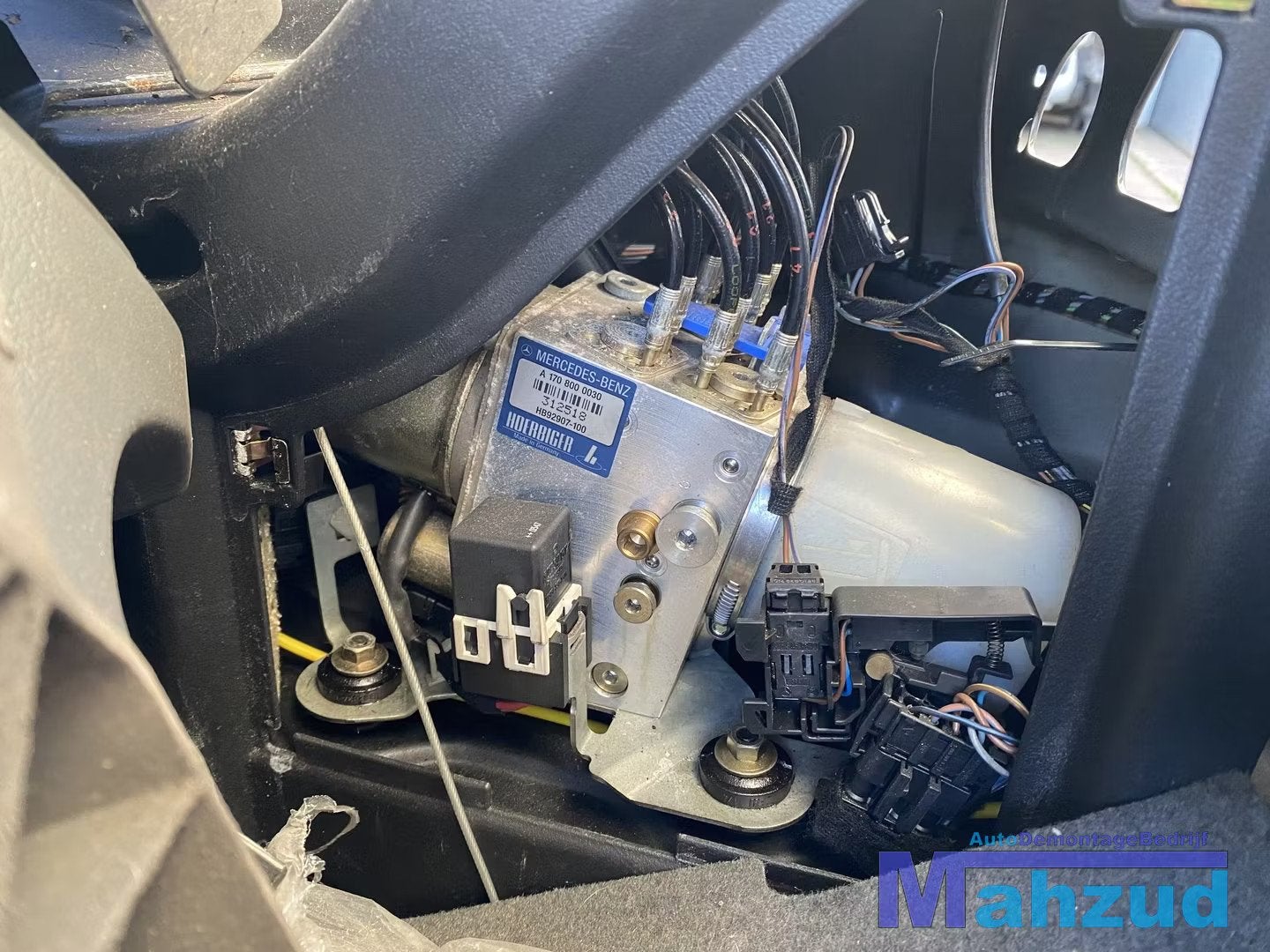 MERCEDES SLK R170 Zwart C197 cabriodak motor 1996-2004, Auto-onderdelen, Gebruikt, Mercedes-Benz AG, Mercedes-Benz, Mercedesstrasse 120
70372  Stuttgart, DE