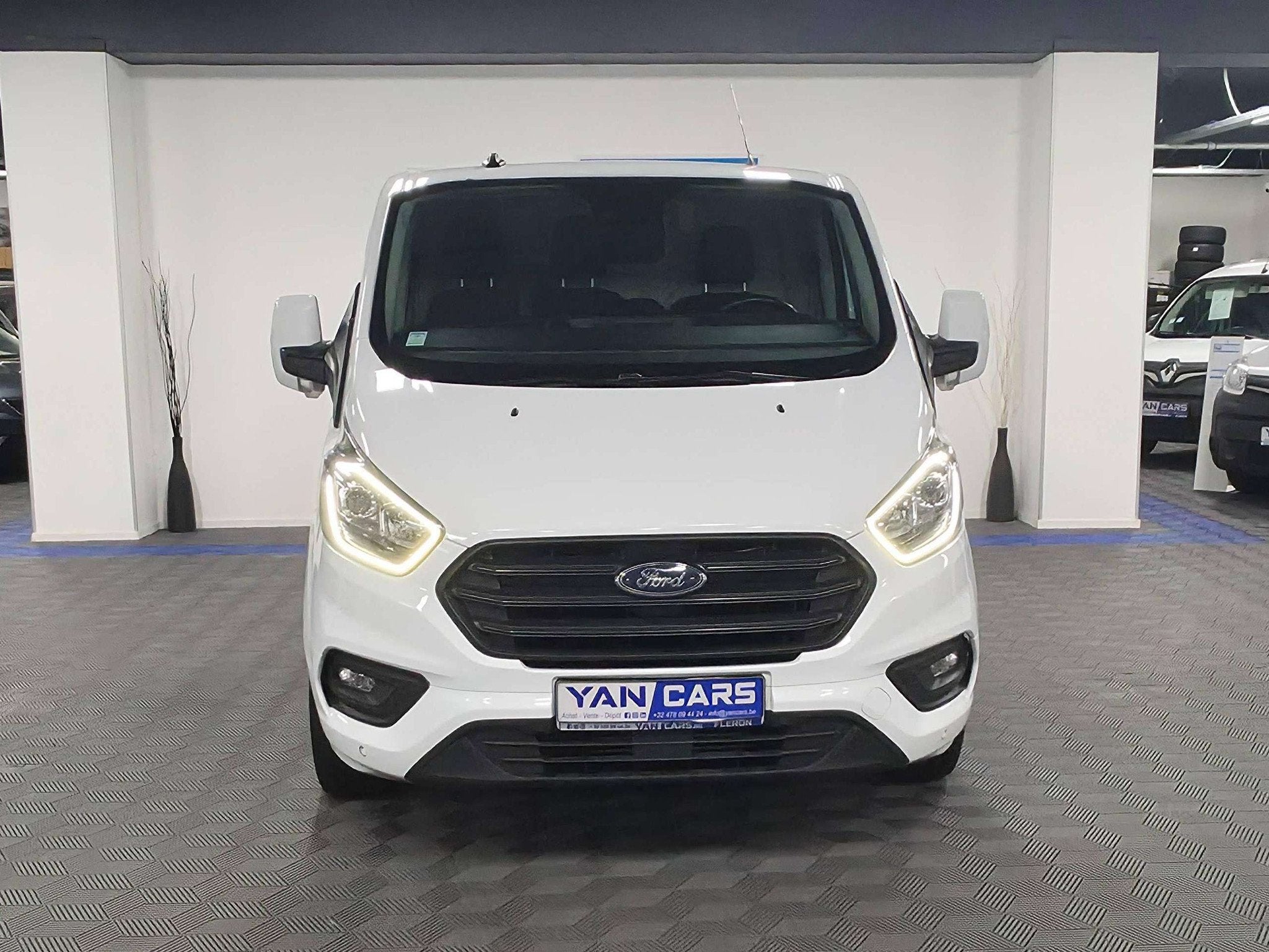 Ford Transit Custom 280S 2.0 EcoBlue 130 ch Automatique · I, Autos, Achat, 207 g/km, 2139 kg, Entreprise