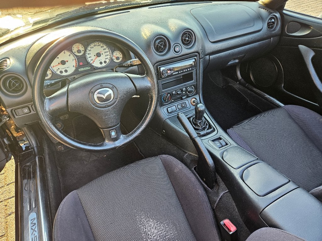 Mazda MX-5 NBFL 1.6i 16v, Auto's, Mazda, https://public.car-pass.be/vhr/bc735d0b-088d-4ff9-b432-247848103643, Zwart, 4 cilinders