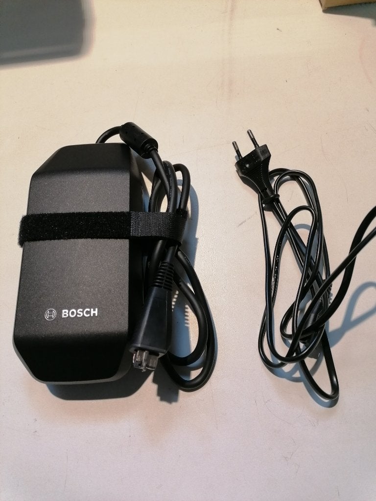 Chargeur de batterie Bosch Smart systeme BPC3400 4 AMP impec, Fietsen en Brommers, Fietsaccessoires | Fietsaccu's, Ophalen, Nieuw