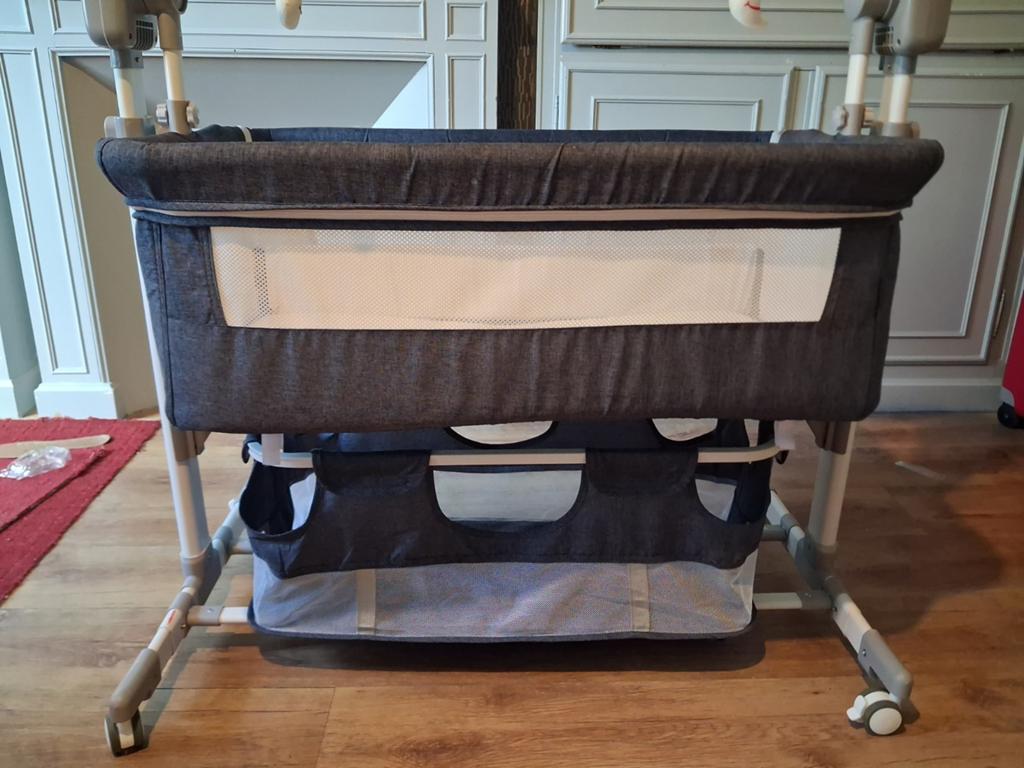 Elektrisch babybed co-sleeper met muziek en nachtlampje - 60, Kinderen en Baby's, Babywiegjes en Ledikanten, Ophalen