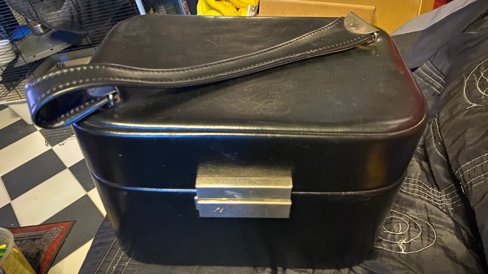 Vintage leren beautycase met slot en sleutels, Ophalen, Gebruikt
