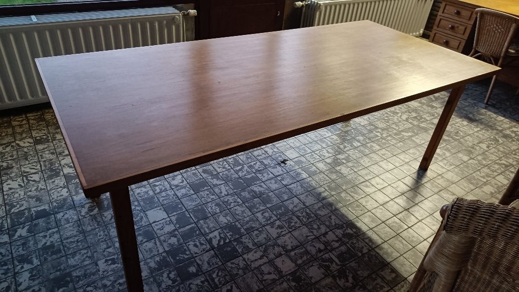 Grote houten tafel, Enlèvement, Utilisé