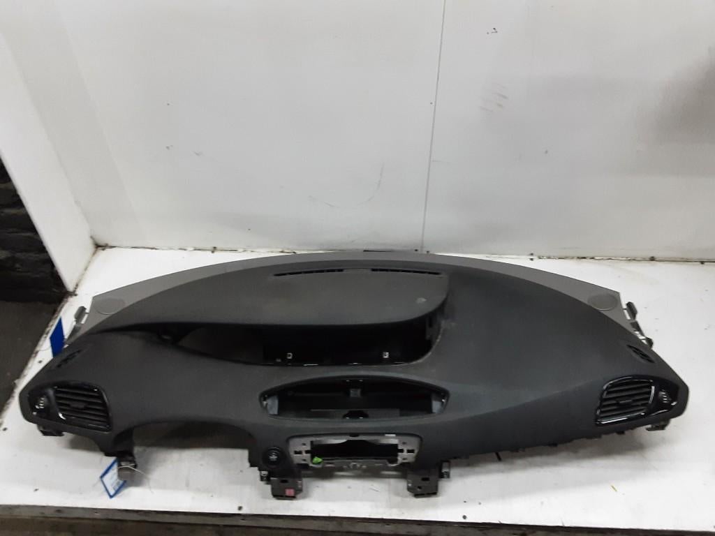 DASHBOARD Renault Grand Scénic III (JZ) (01-2009/12-2016), Auto-onderdelen, Gebruikt, Renault, Mevr. I. Hauben, Rue de l'Espoir 34 34
4030  GRIVEGNÉE, BE
