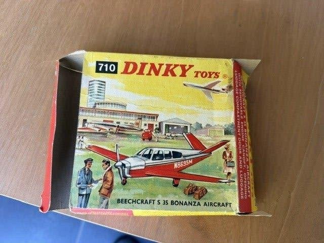 Boite vide Dinky Toys 710 Beachcraft S35 Bonanza, Hobby & Loisirs créatifs, Voitures miniatures | 1:43, Enlèvement ou Envoi, Dinky Toys