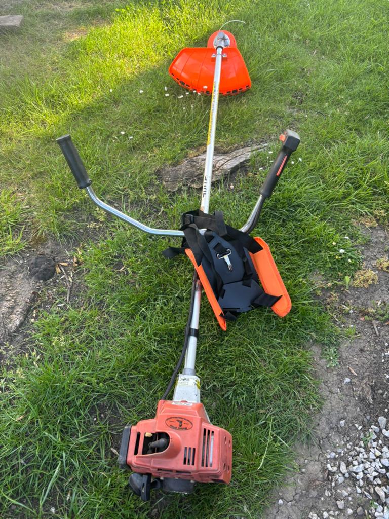 Débroussailleuse stihl, Enlèvement, Comme neuf
