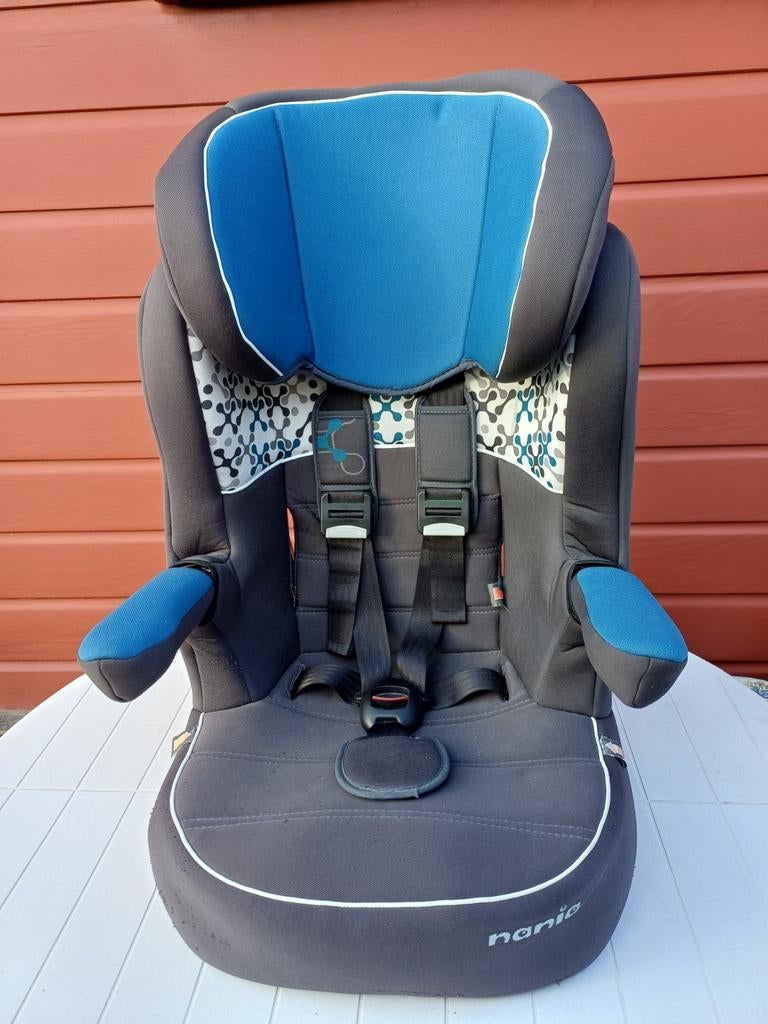 Auto stoeltje nania., Kinderen en Baby's, Autogordel, 9 t/m 18 kg, Zijbescherming, Ophalen