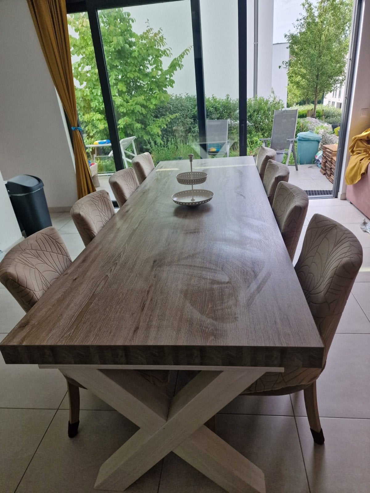 Grote eettafel in landelijke stijle, Ophalen