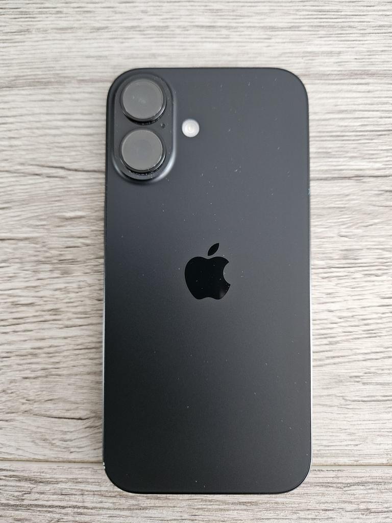 iPhone 16 avec coque Apple, Télécoms, Téléphonie mobile | Apple iPhone, Comme neuf, 128 GB, Sans abonnement, iPhone 16, Noir, Enlèvement ou Envoi