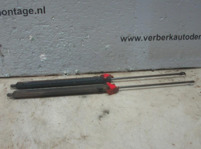 VERIN A GAZ ENSEMBLE AVANT motorkap Volvo 960 I Estate, Info@VerberkAutodemontage.nl, Nijverheidstraat 1a 1a
5405 AJ  UDEN, NL