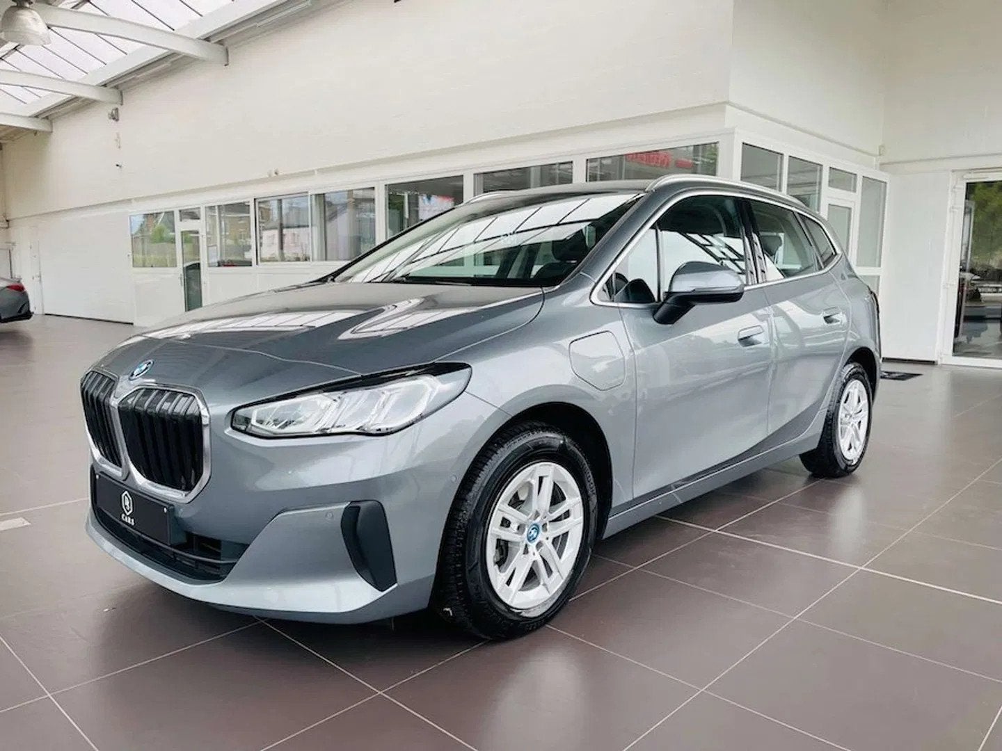BMW 2 Serie 225 xeA PHEV * GARANTIE + LED + GPS * (bj 2023), Auto's, BMW, Stof, Gebruikt, Euro 6, 2 Reeks