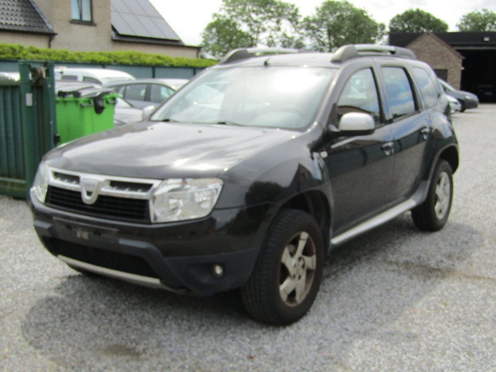 Dacia Duster 1.6 benzine, Voorwielaandrijving, Euro 5, Stof, Zwart