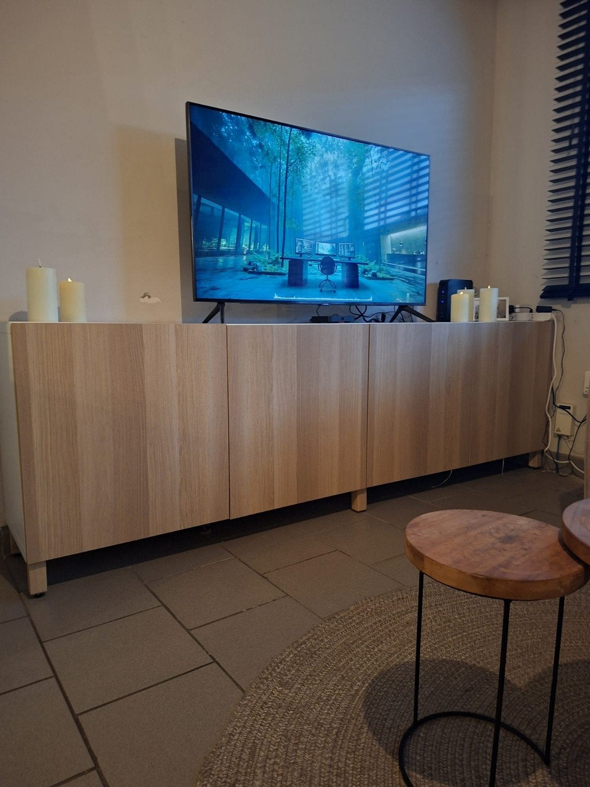 Tv kast, Ophalen