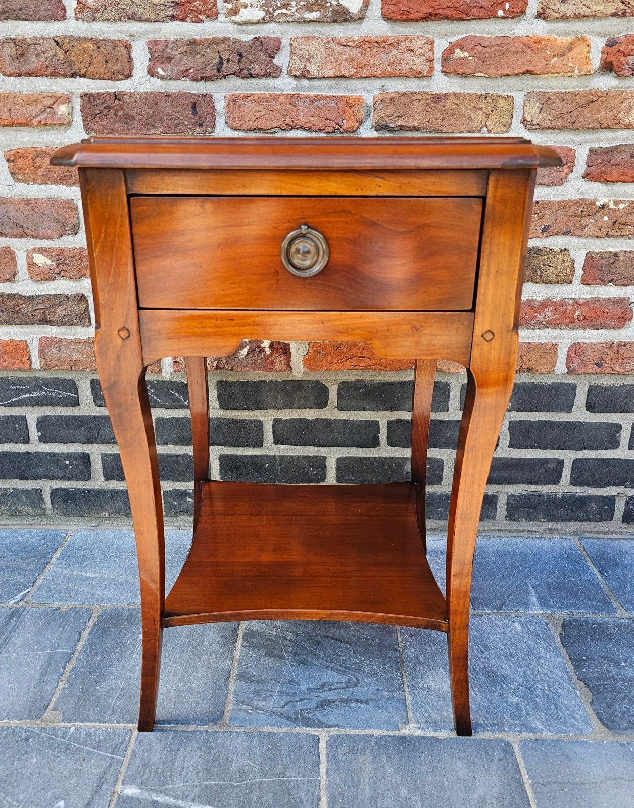 Prachtig "Brigitte Forestier" nachtkastje - kersenhout, Ophalen, Minder dan 45 cm, 55 tot 70 cm, Zo goed als nieuw