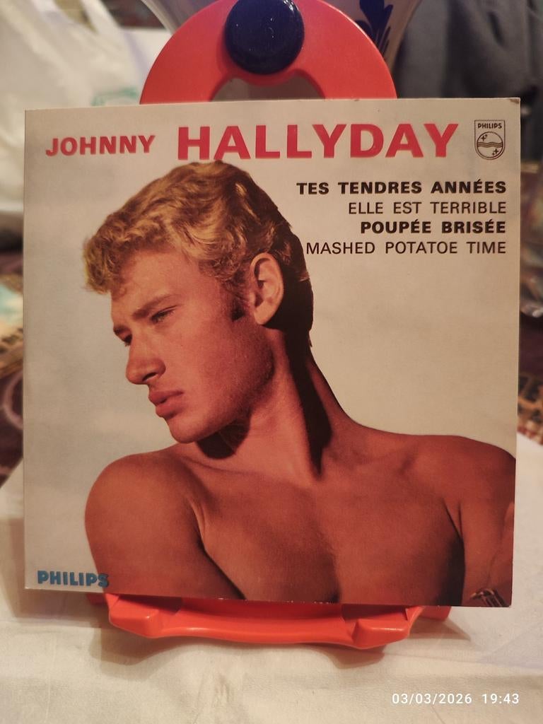 CD de Johnny Hallyday.
" Tes tendres années "., CD & DVD, Enlèvement ou Envoi, Comme neuf, Autres formats, Jazz et Blues