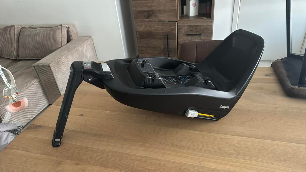 Isofix auto onderstel, 2wayfix., Kinderen en Baby's, Autostoeltjes, Ophalen, 0 t/m 18 kg, Zo goed als nieuw, Isofix