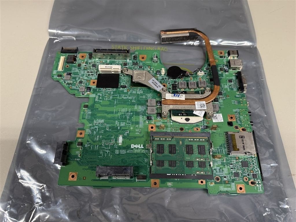 Dell Latitude E5510 moederbord 0GY40F i3-380m, 2x2GB ram, Computers en Software, Moederborden, Ophalen of Verzenden, Zo goed als nieuw