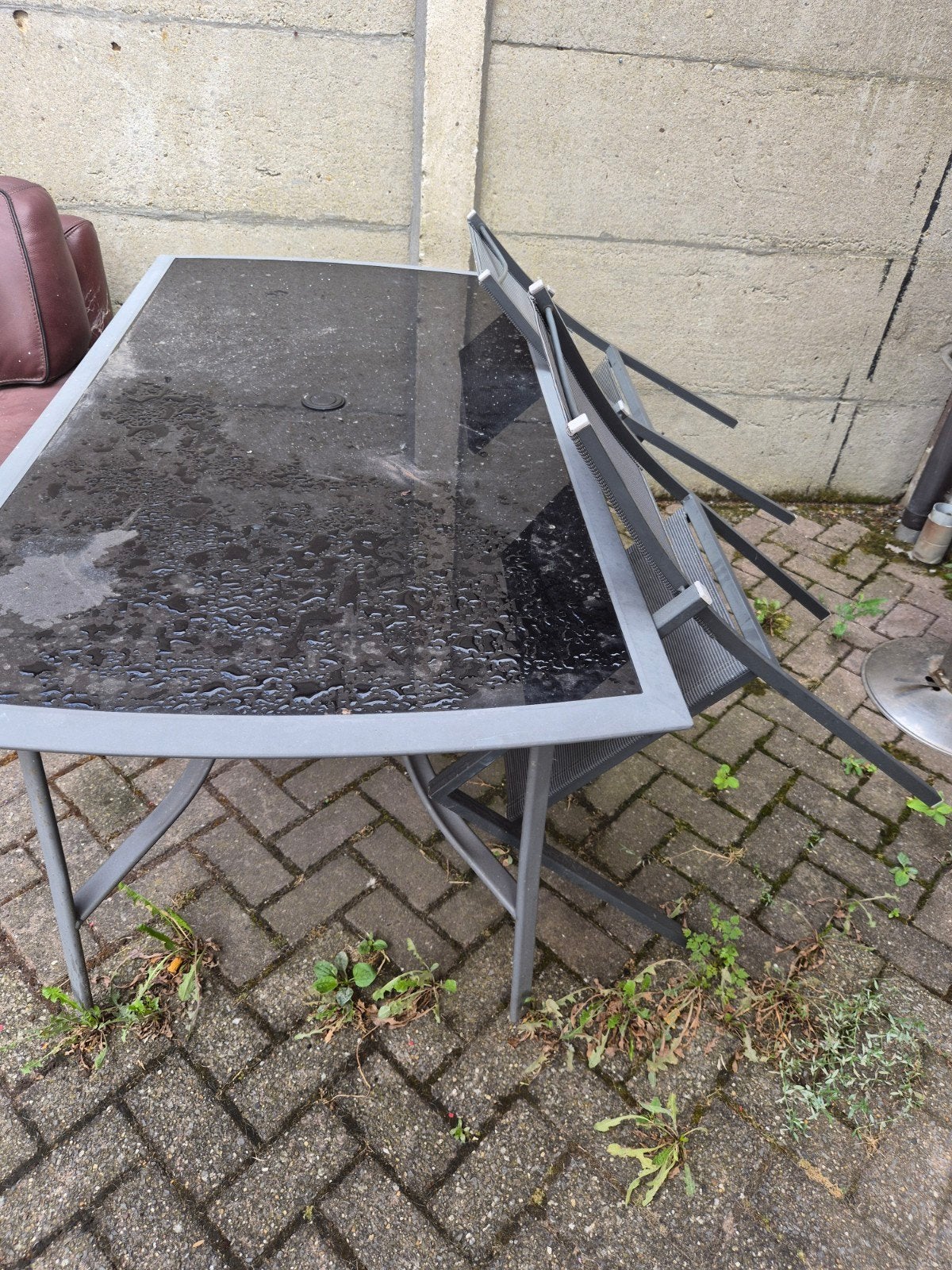 Glazen tafel ,2 stoelen en 3 terraszetels ., Tuin en Terras, Tuintafels, Ophalen, Gebruikt, Rechthoekig, Overige materialen