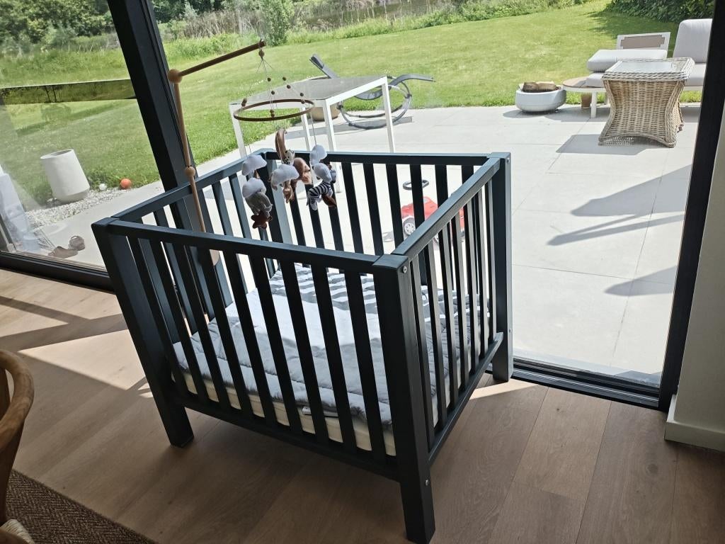 Mooi houten park/box met opbergschuif–inclusief accessoires, Ophalen, Gebruikt, Rechthoekig, In hoogte verstelbaar