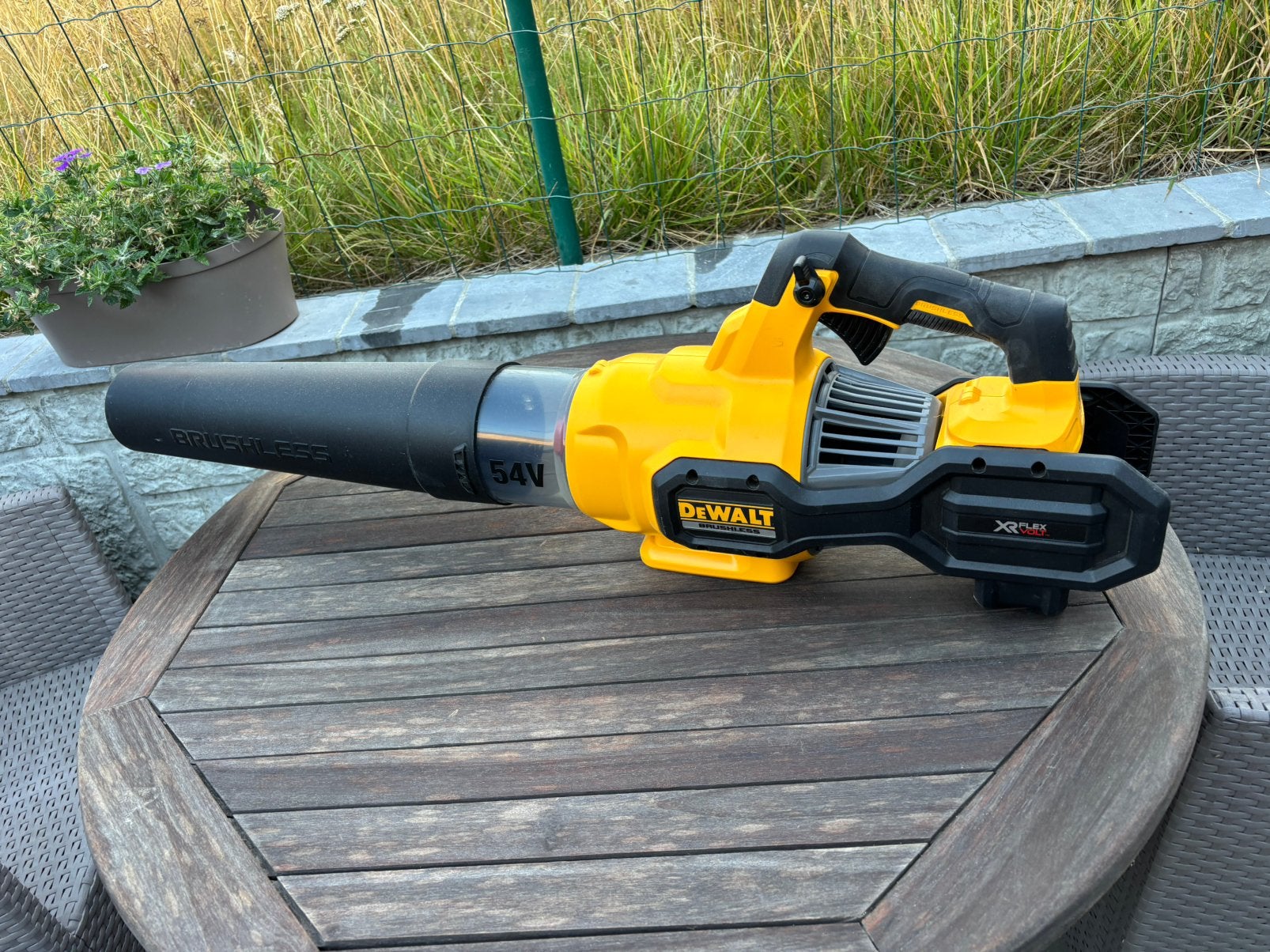 Bladblazer, Tuin en Terras, Bladblazers, Ophalen, Zo goed als nieuw, Accu, Handgedragen