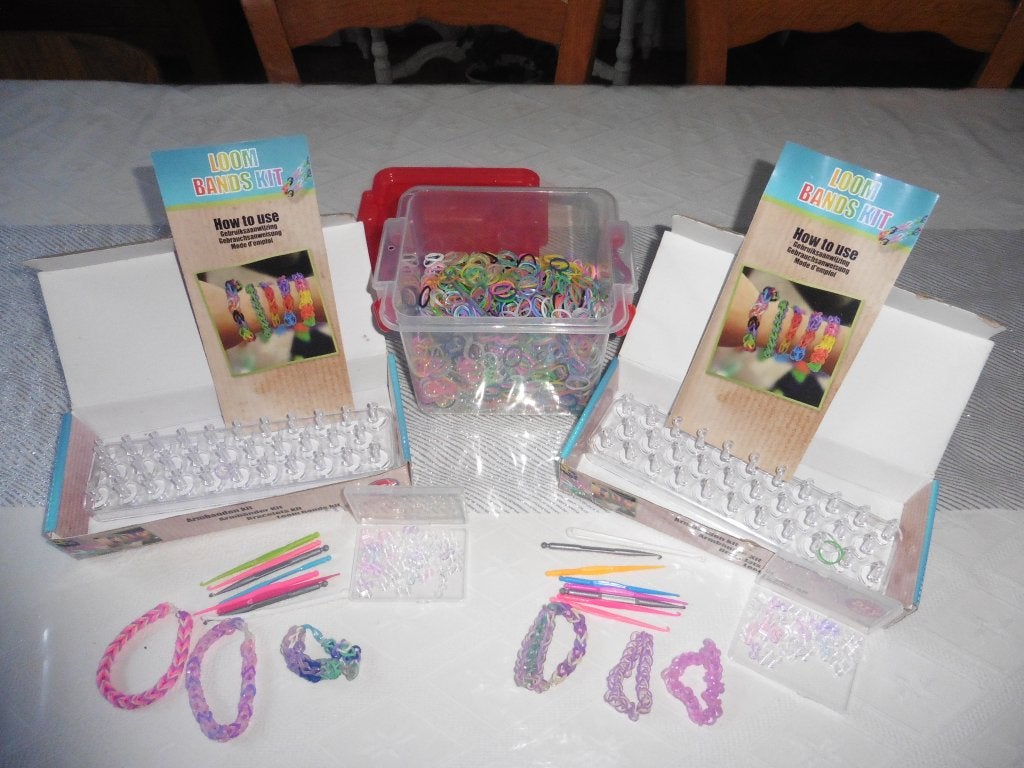 Set van 2 dozen met elementen voor elastische armbanden, Hobby en Vrije tijd, Ophalen of Verzenden, Nieuw, Overige typen