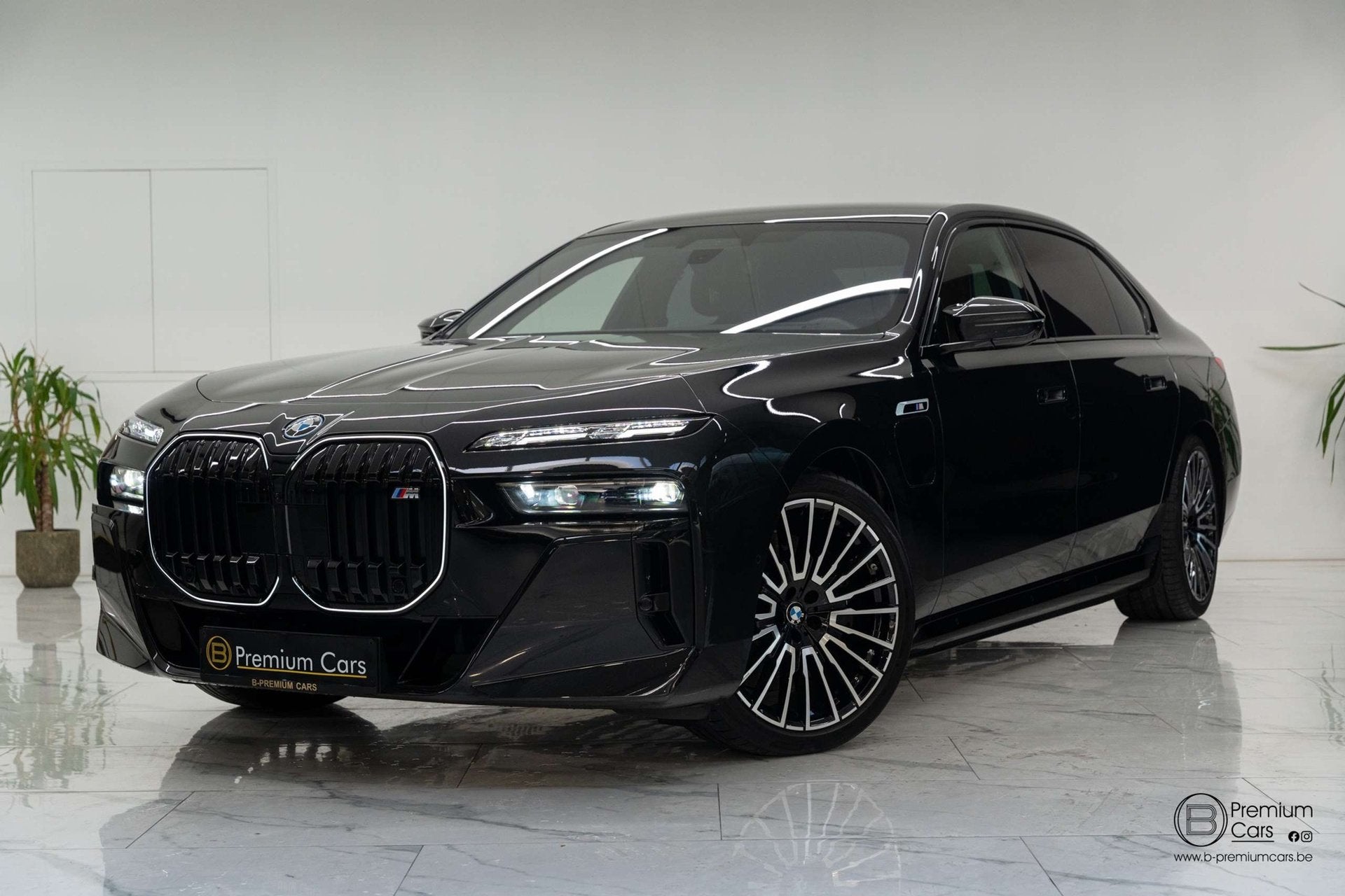 BMW 760 xDrive Individual! MEGA FULL OPTIONS!, Auto's, Automaat, Gebruikt, 420 kW, Bedrijf