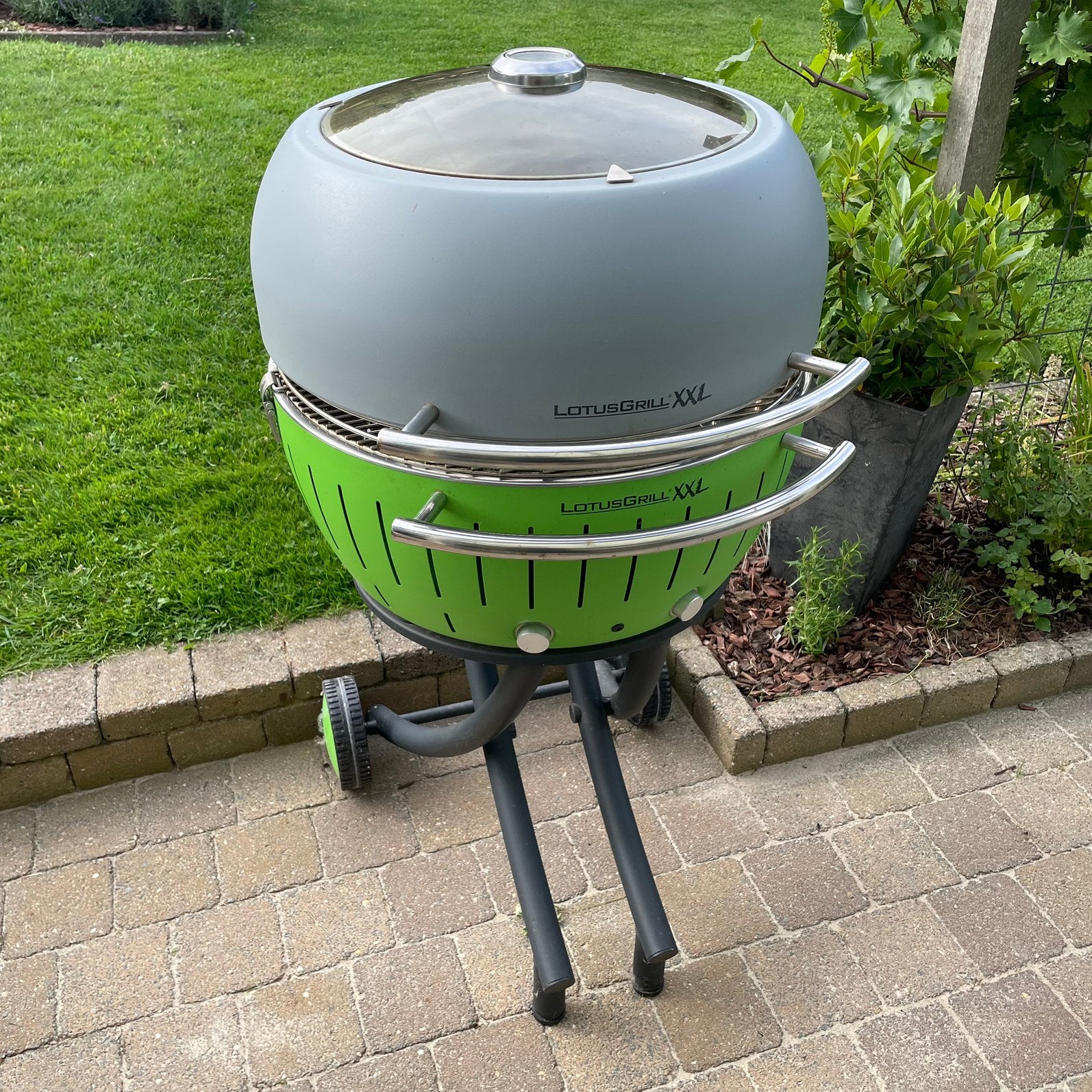 Lotus grill xxl met deksel, Enlèvement, Utilisé, Avec accessoires