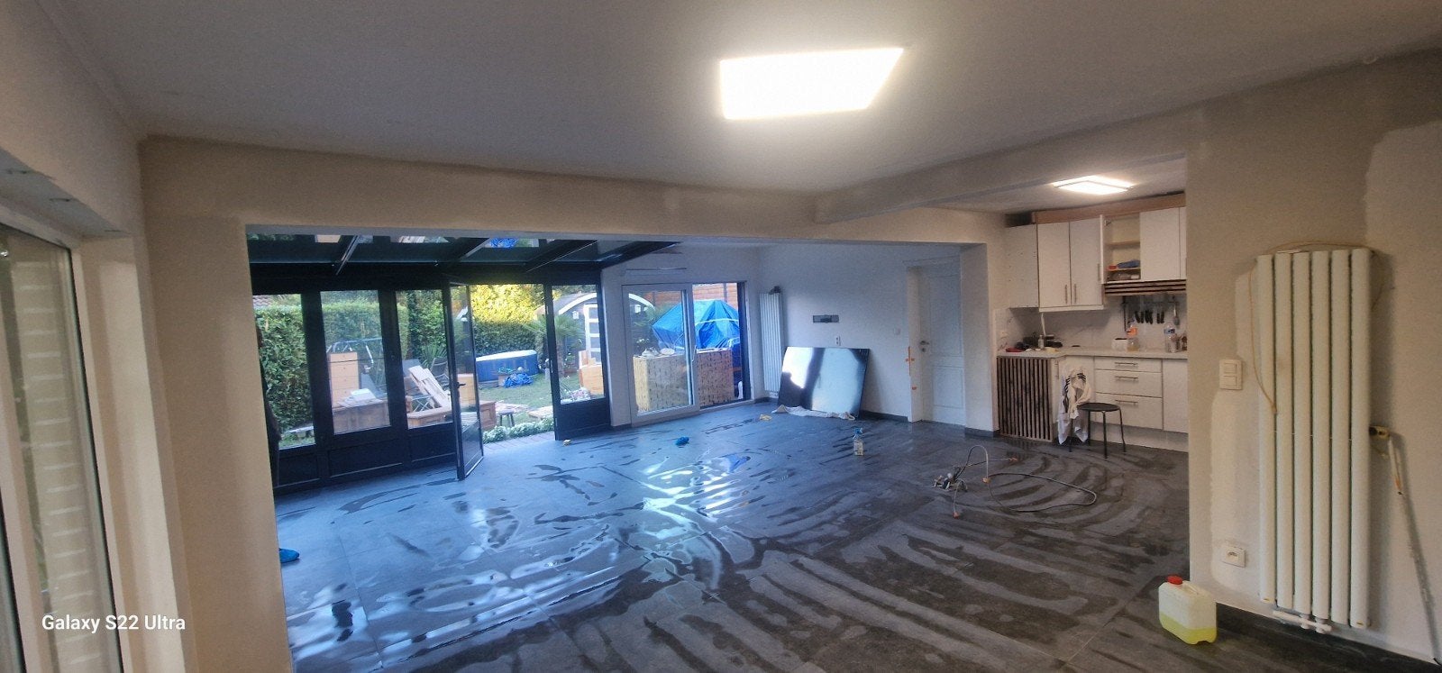 Renovatie werken,Dragbalk plaatsen en afwerking klaar maken.