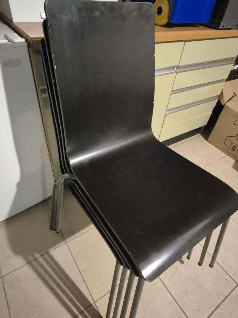 Set van 4 IKEA stoelen (MARTIN-model) - Zwart - Stapelbaar, Huis en Inrichting, Ophalen, Gebruikt, Zwart, Contemporain
