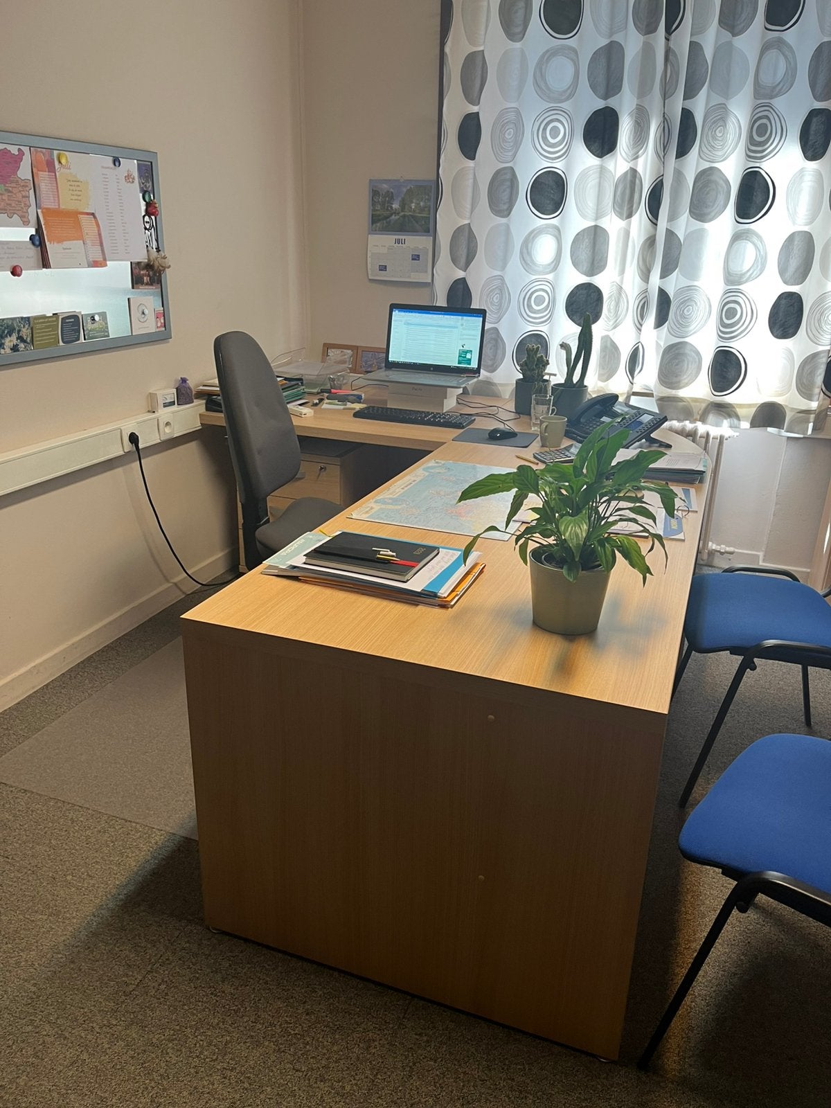 Bureauset, Ophalen, Bureau