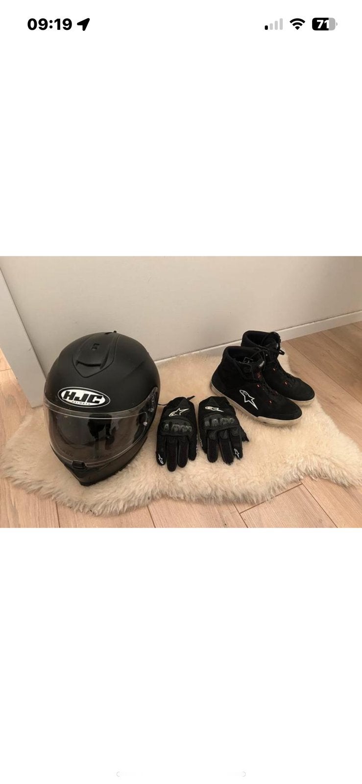 helm ,handschoenen ,schoenen, Motoren, Ophalen
