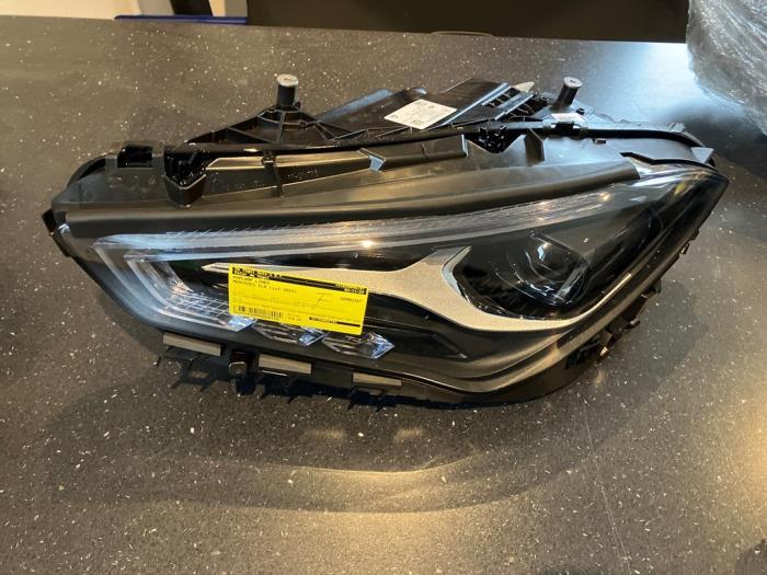 Koplamp links van een Mercedes CLA, Gebruikt, -, Ophalen of Verzenden, -