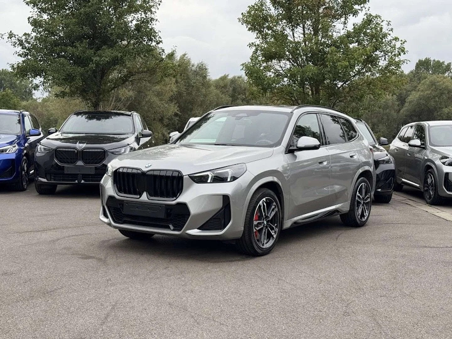 BMW X1 sDrive18i M Sport Pro / PANO / CAM / KEYLESS / SPOILE, Gebruikt, Zwart, 136 pk, Bedrijf