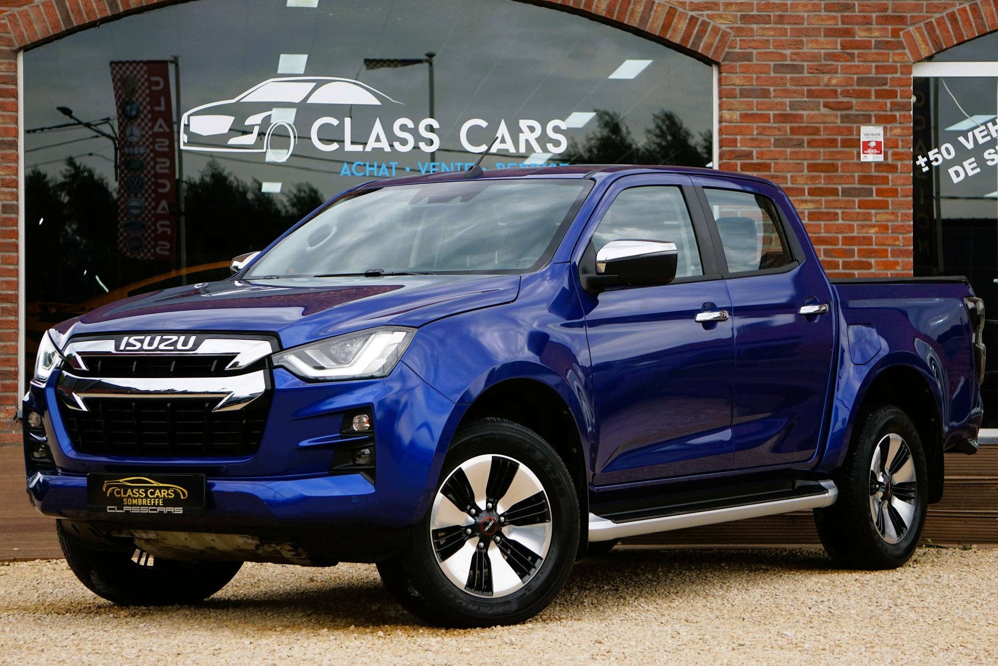 Isuzu D-max 1.9 Turbo D 4WD LSX / AUTOMATIQUE / CARPLAY / DI, Auto's, Automaat, Gebruikt, Zwart, 4 cilinders